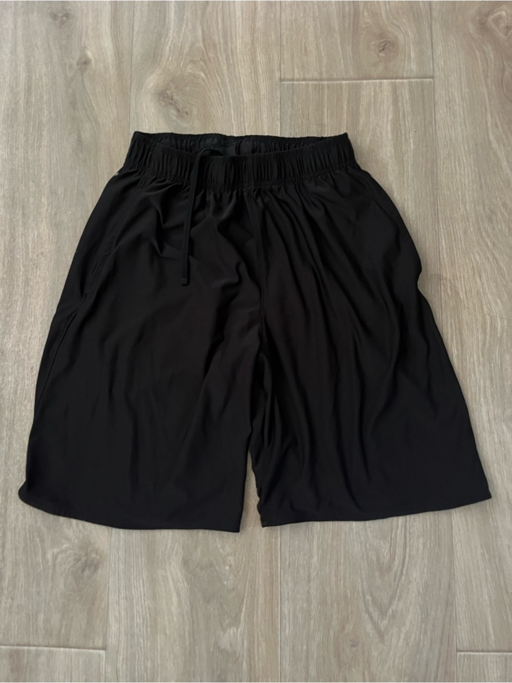 Men's Black Athletic Drawstring Shorts - Size M